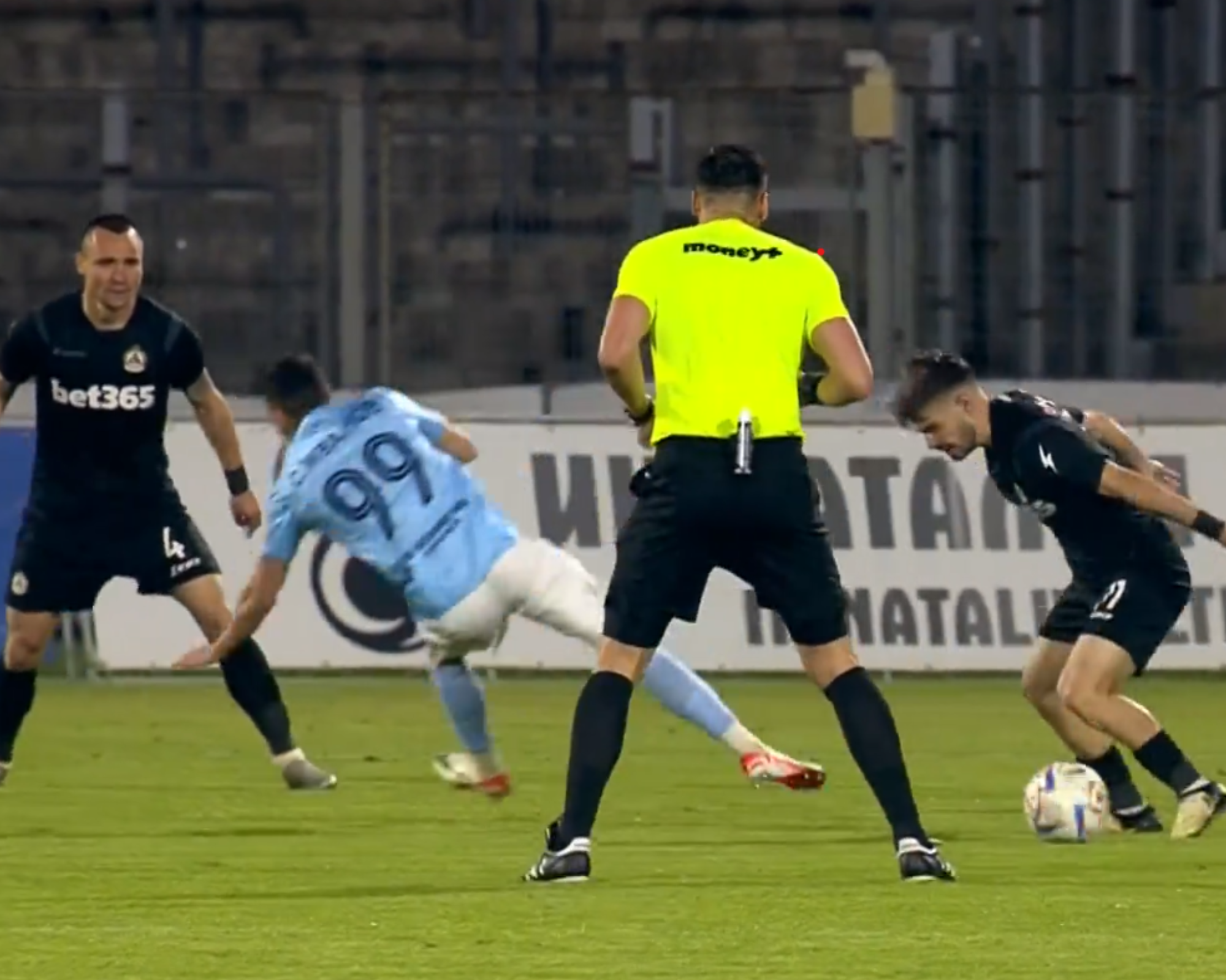 Арда влетя в топ 6 след 2:1 над Славия