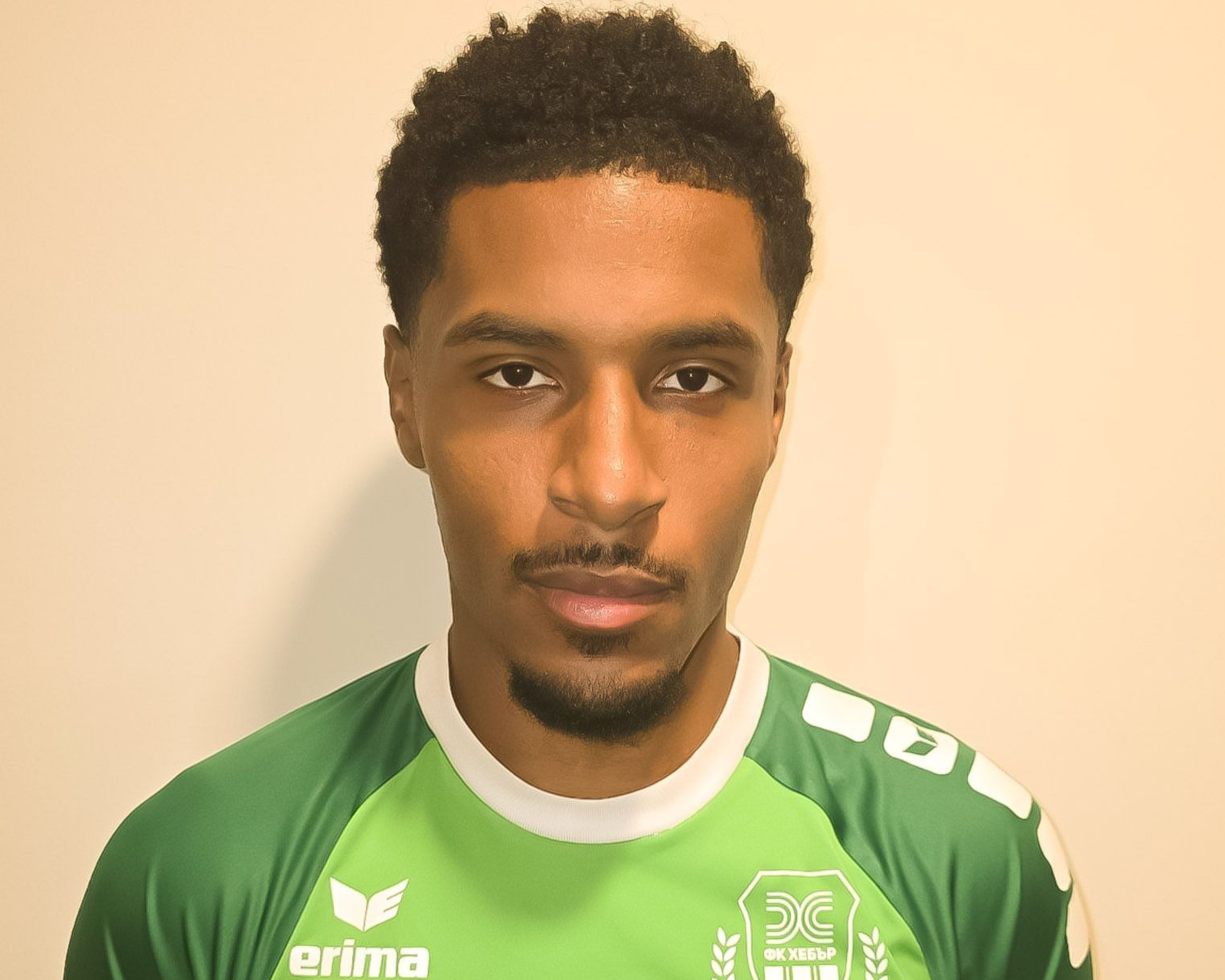 Играл за Евертън подписа с Хебър