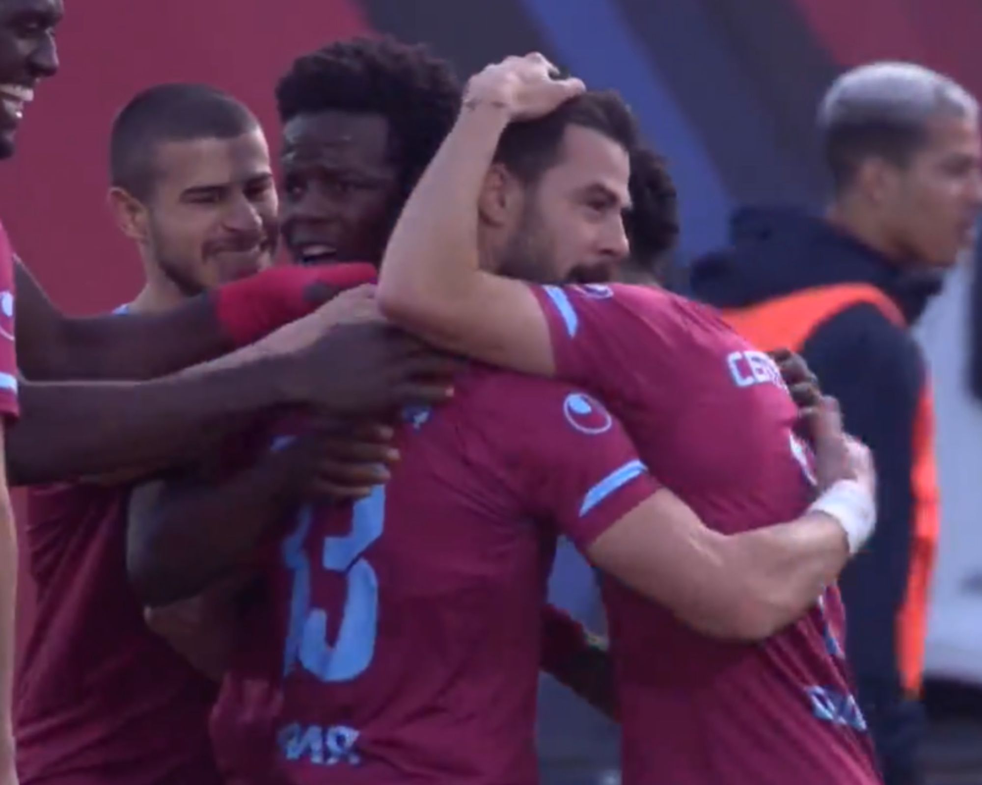 Септември разгроми Хебър за важен успех в битката за оцеляване