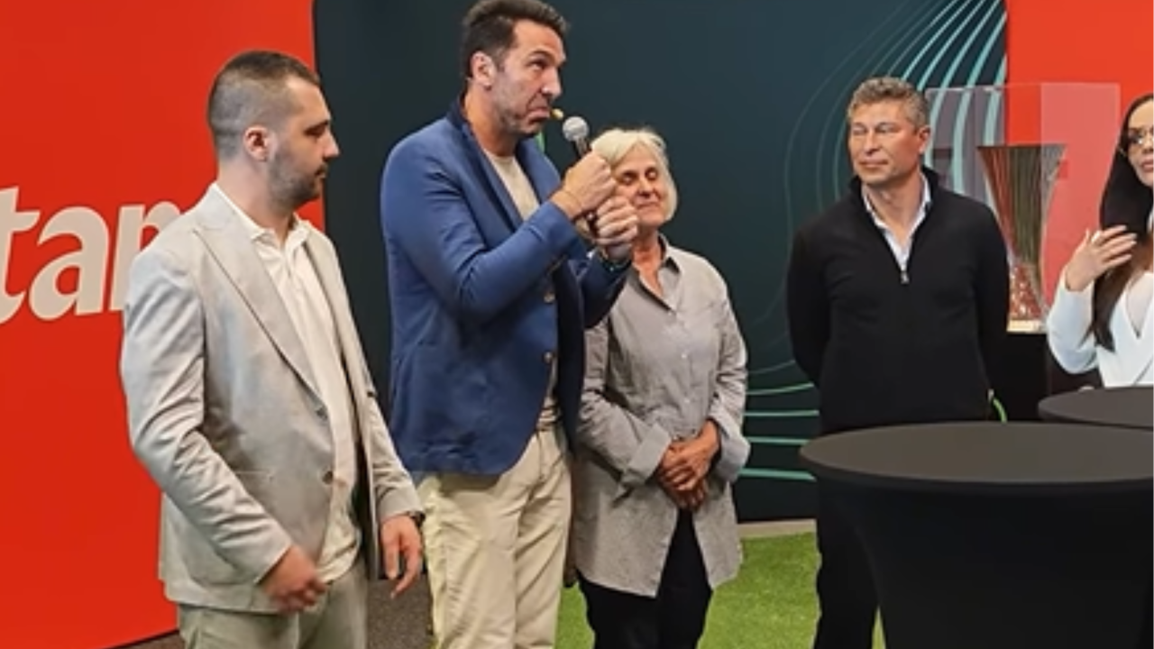 Джанлуиджи Буфон е в България, представя купите на Лига Европа и Лига на конференциите