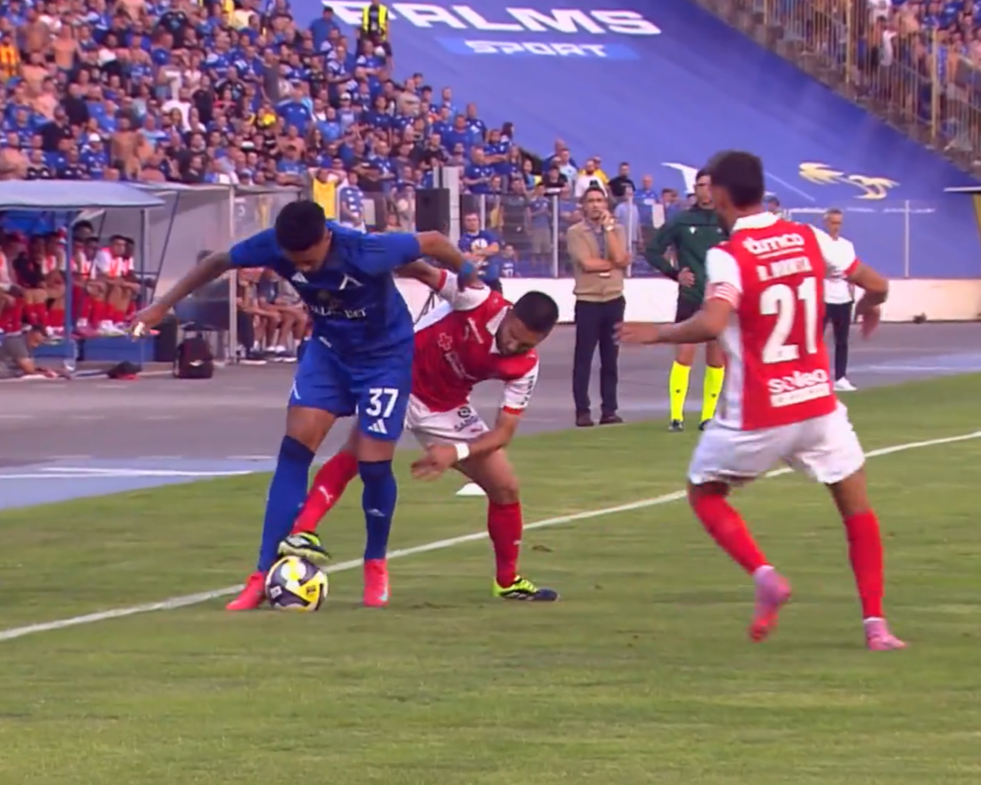 Силен Левски удържа Брага в София и остави всичко за реванша