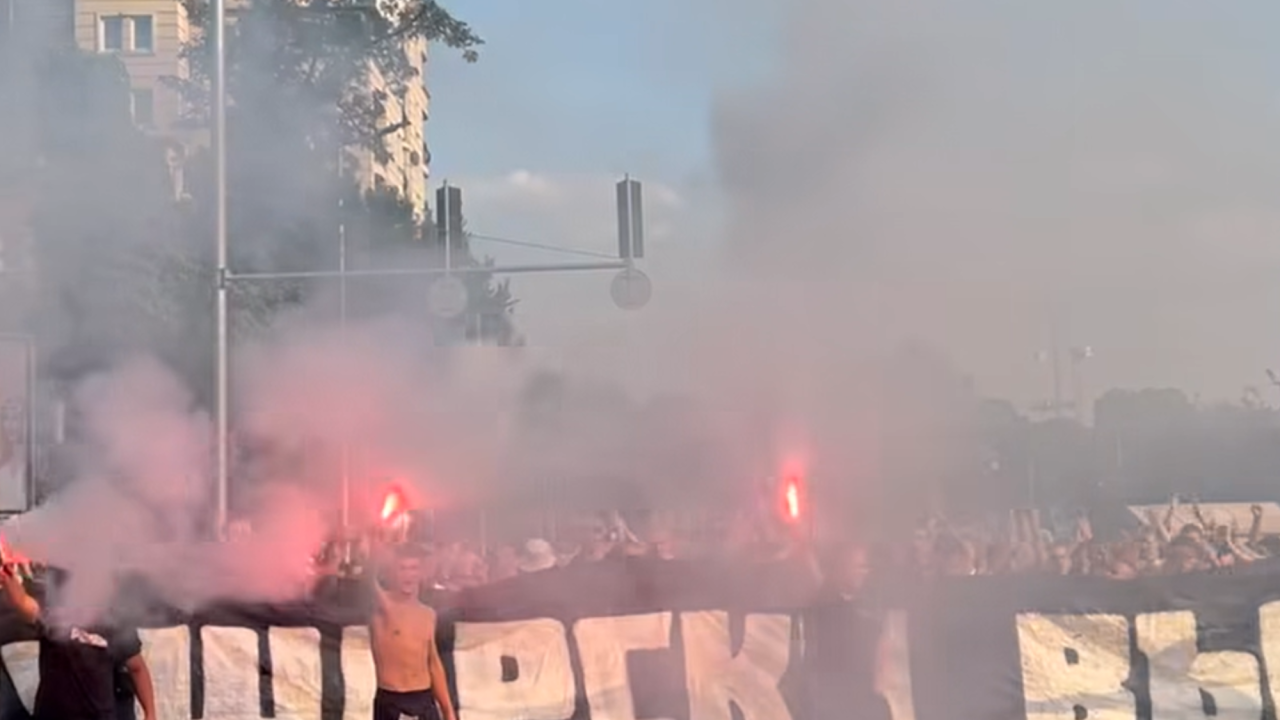 Феновете на Локомотив Пловдив с нов протест срещу Христо Крушарски преди старта на сезона