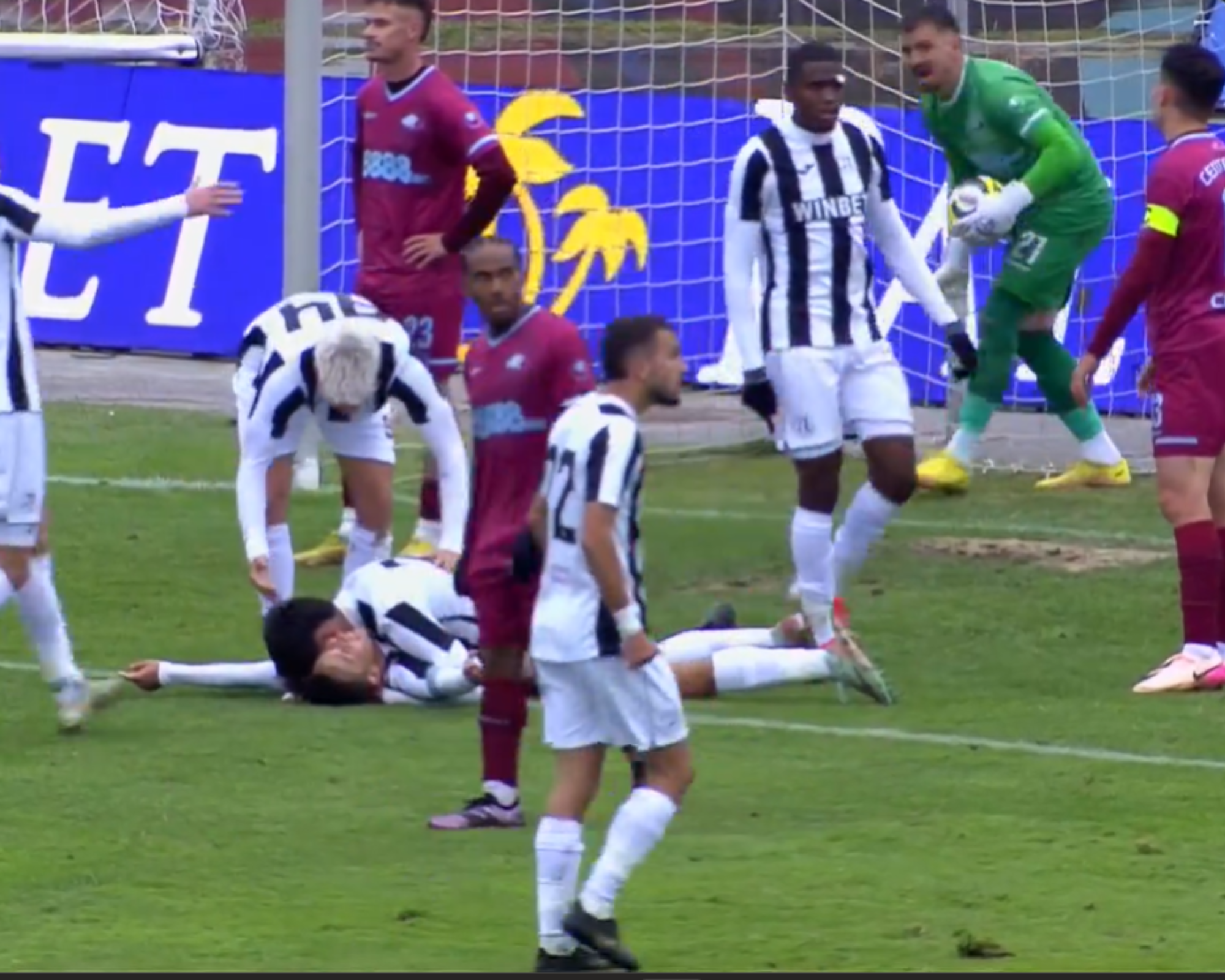 Септември и Локомотив Пловдив завършиха 2:2 в драматичен мач от 11-ия кръг на Първа лига