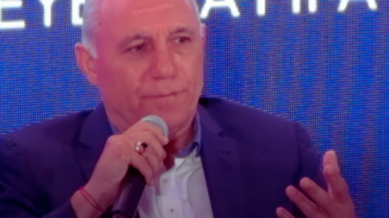 Стоичков влиза в управлението на Фарул! Хаджи става селекционер на Румъния и се оттегля от клуба