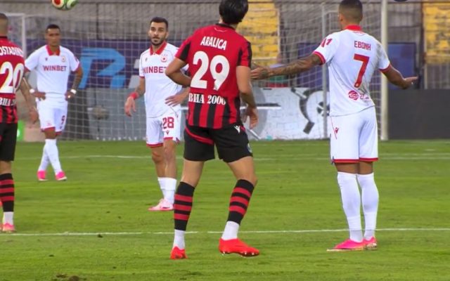 ЦСКА притиска Левски след 2:0 над Локо София