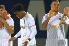 Лудогорец оцеля в драма с ВАР и победи Локо София